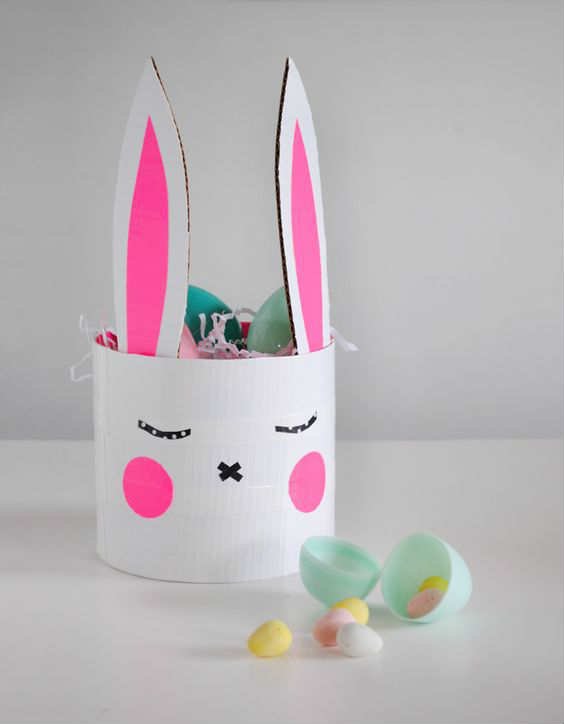 Easy and clever Easter basket.