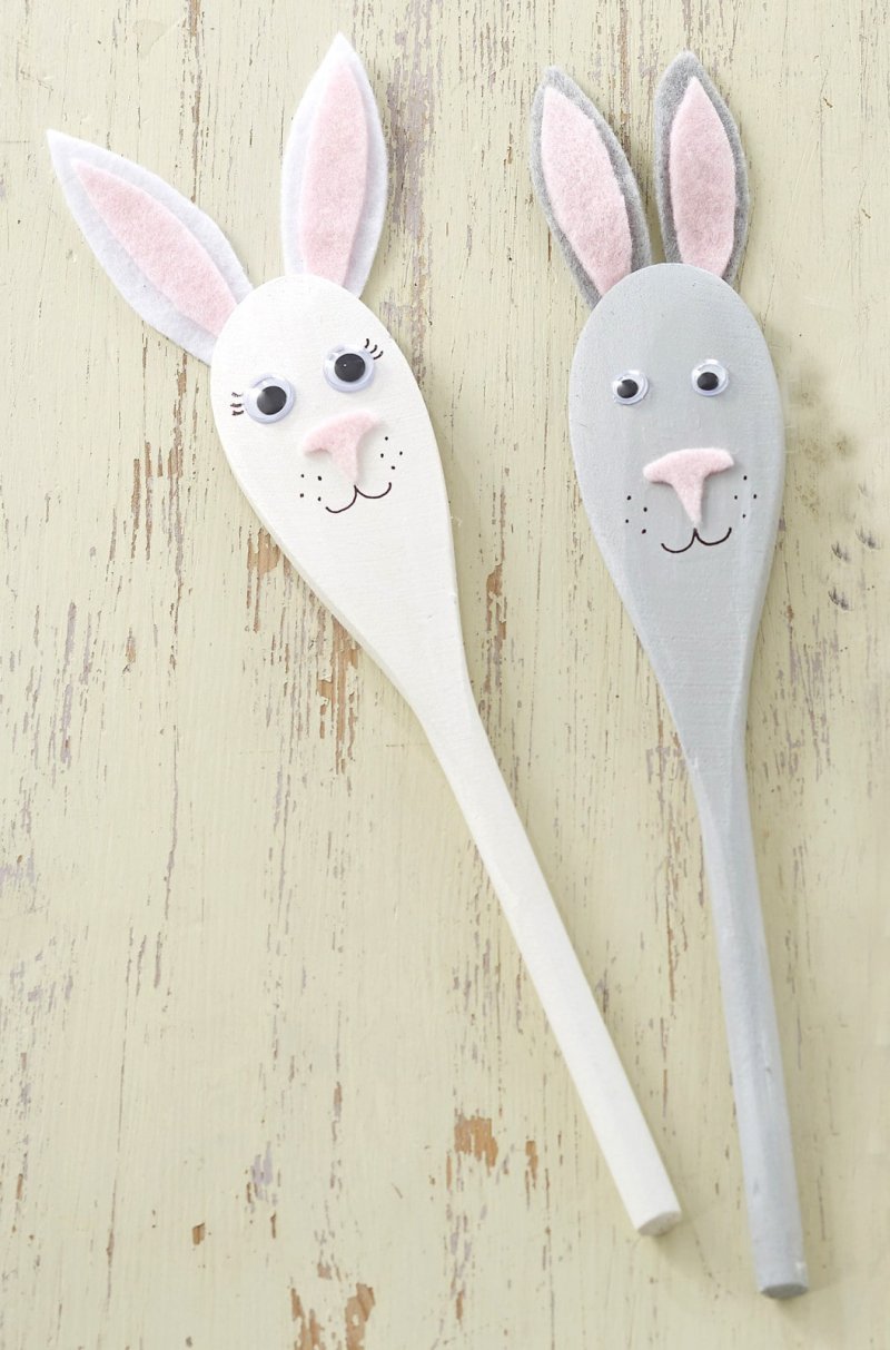 Wooden spoon puppets from Hobby Craft. DIY Wooden Decor for Easter