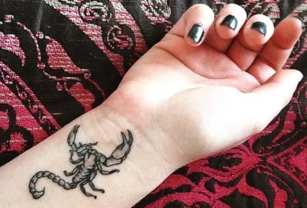 Scorpion Hand Tattoo Designs - wide 10