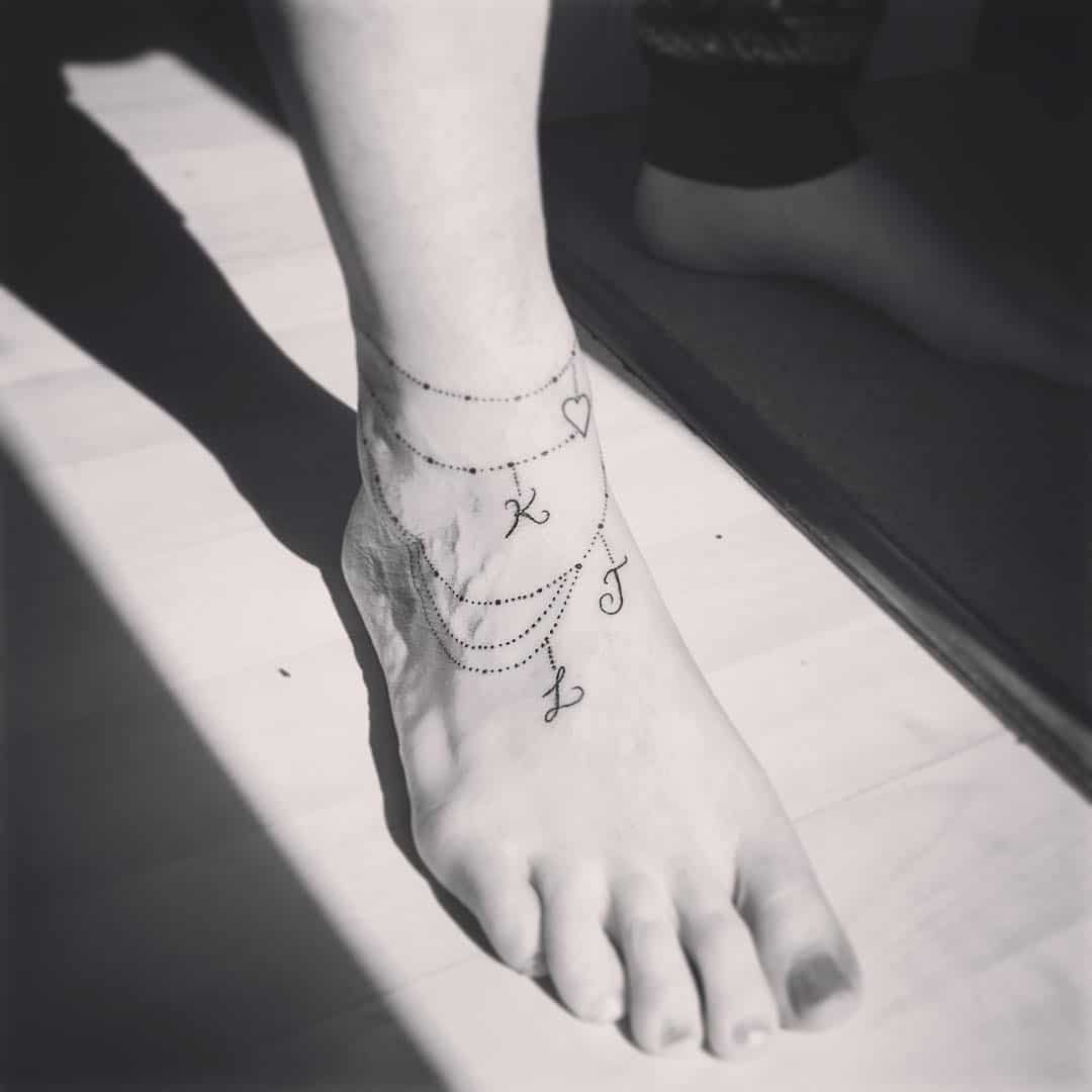 45 Anklet Tattoos With Beautiful and Diversifying Meanings - TattoosWin | Ankle  tattoos for women, Ankle bracelet tattoo, Anklet tattoos for women