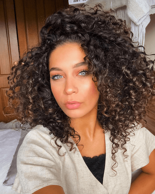 Effortlessly Chic Curls