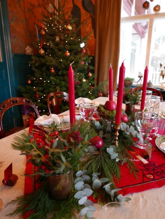 Christmas table setting and amazing christmas tree