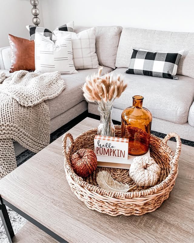Tray Decor with Pampas Grass