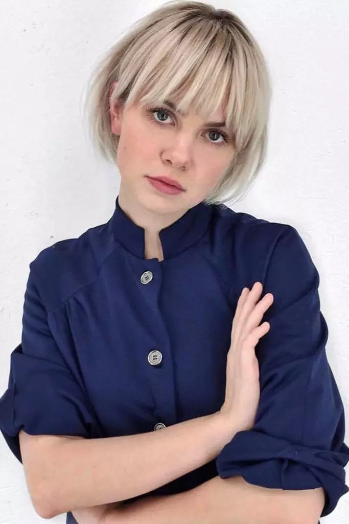 Short Bob Hairstyles with Bangs for Round Faces