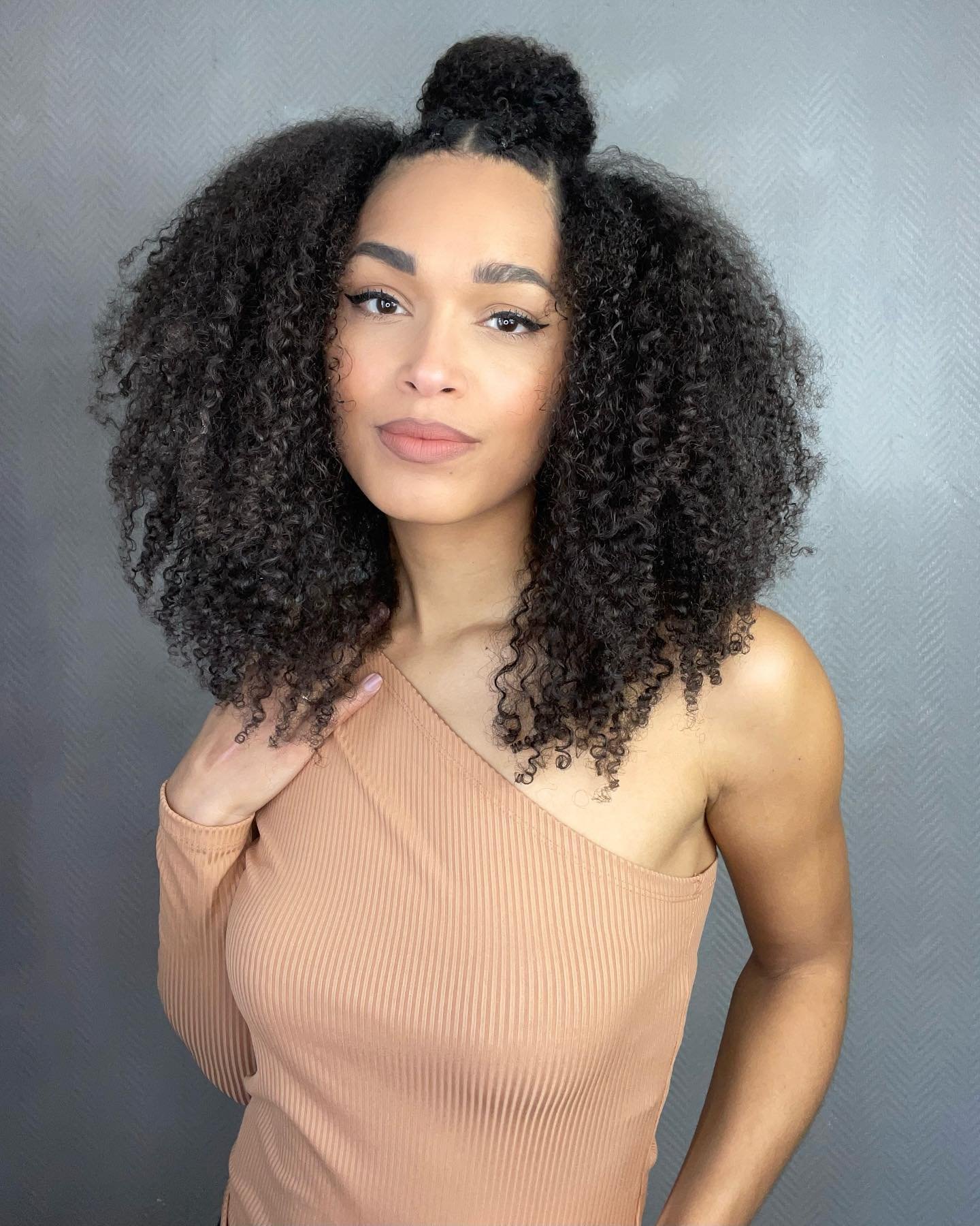 Curly Hairdos That Bring the Fun