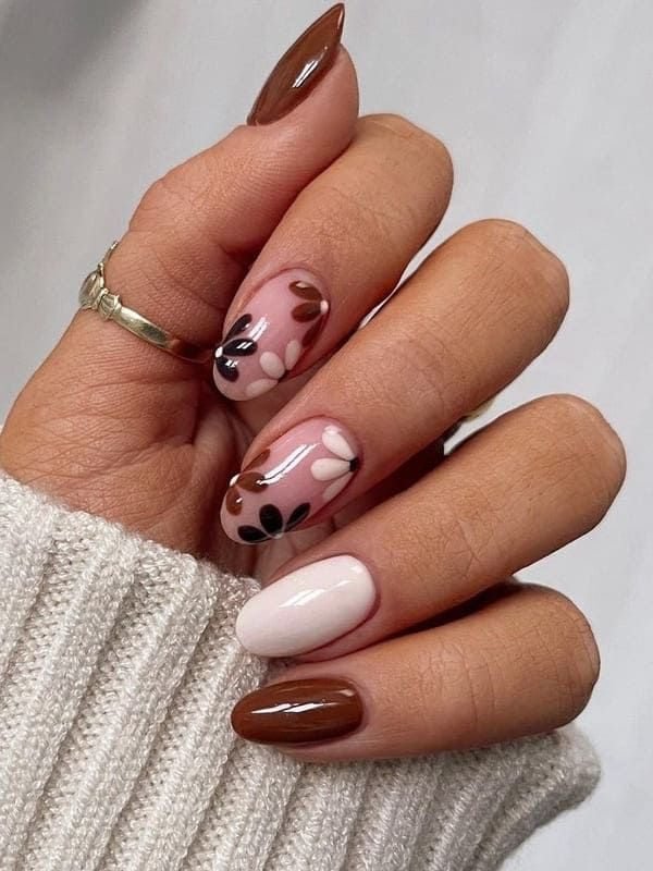 Abstract Leaf Accent