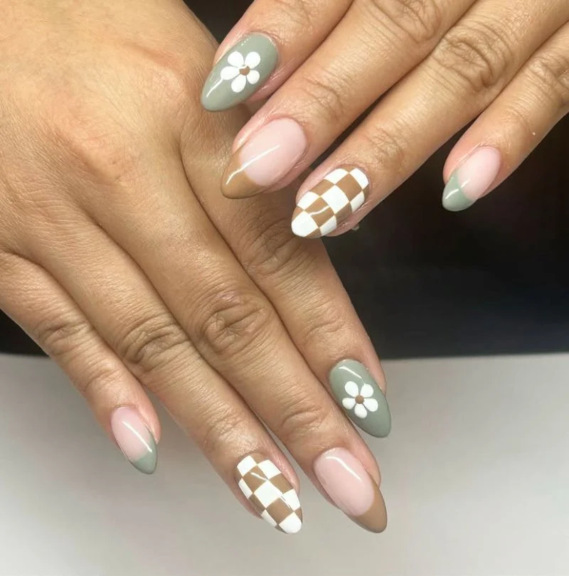 Autumn Checkered Nails