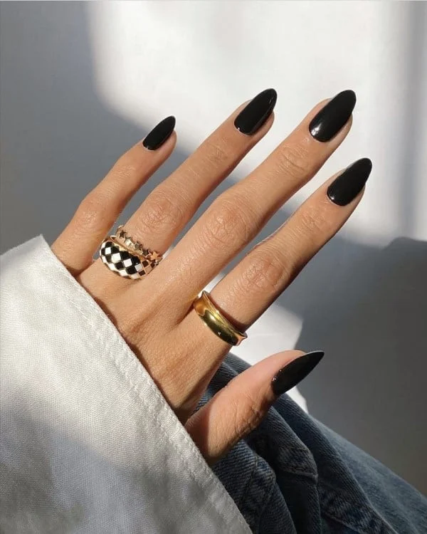 Black Oval Nails