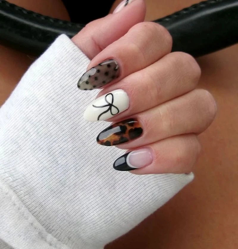Bow Accent Nail