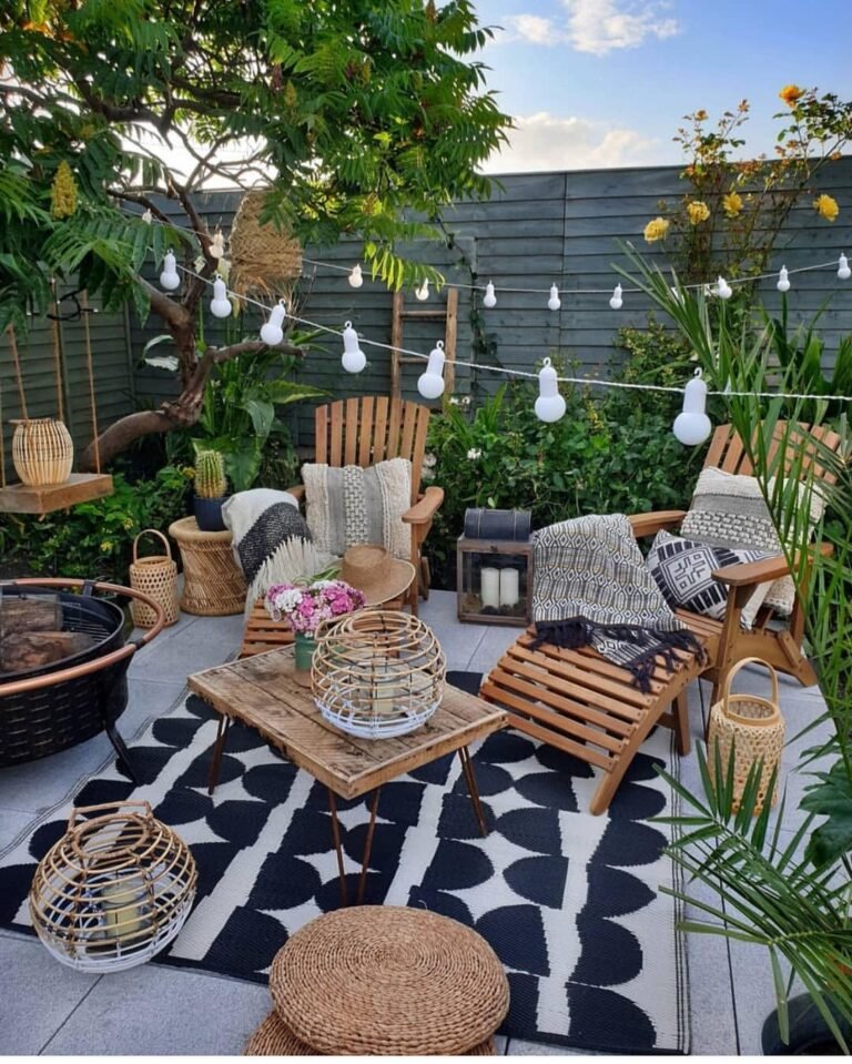Chic Patterns in the Open Air