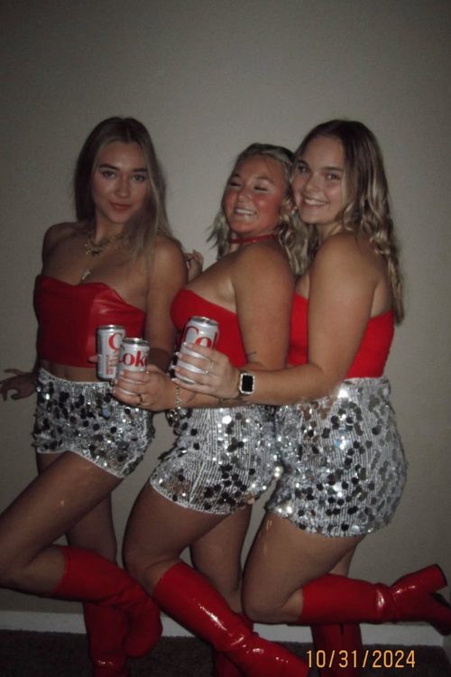 Coke girls