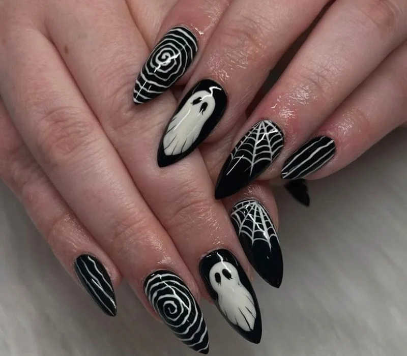 Creepy Ghost Halloween Nails