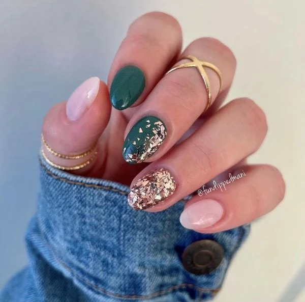 Forest Green Glitter Manicure