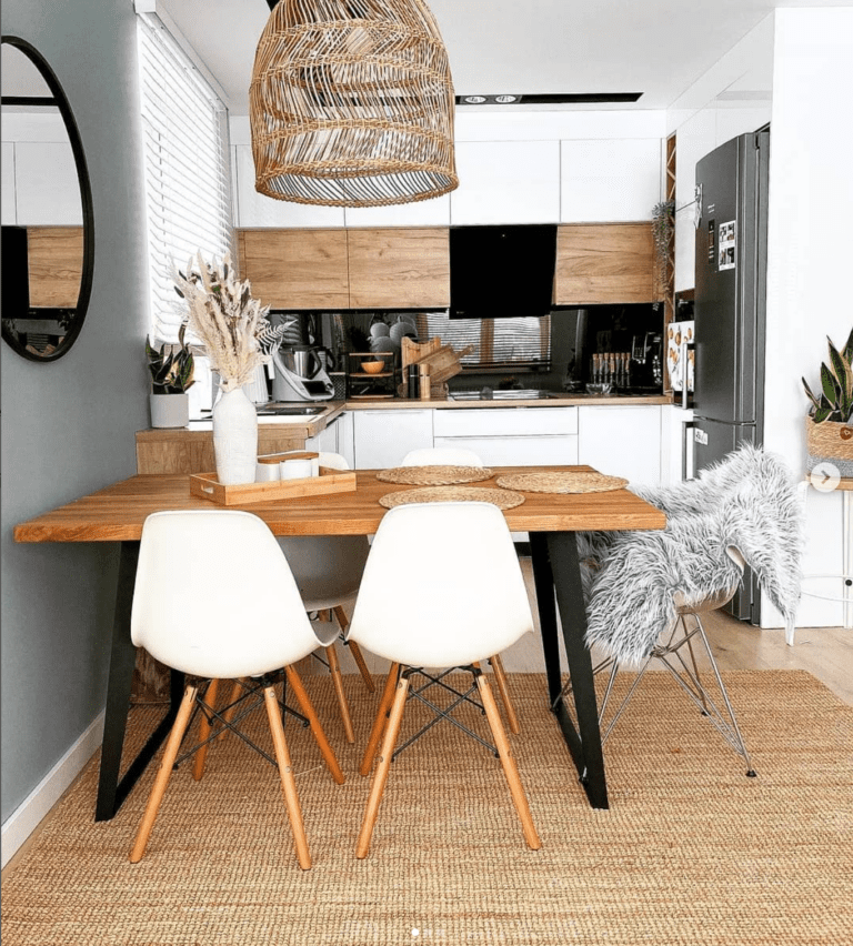 Kitchen Dining Area