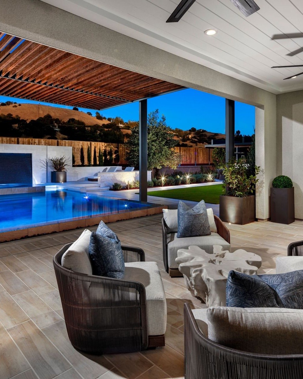 Luxurious Lounge with Panoramic Views