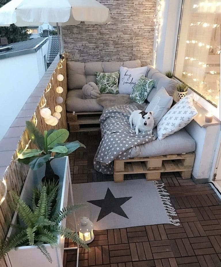 Opt for a Neutral Color Scheme