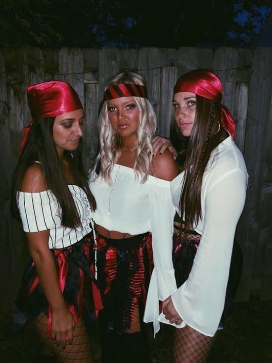Pirate girls