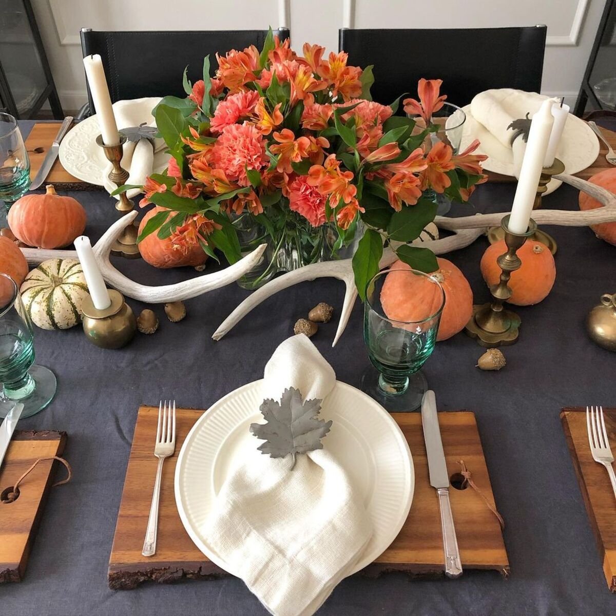 A Focus on Orange for a Studious Home Decor