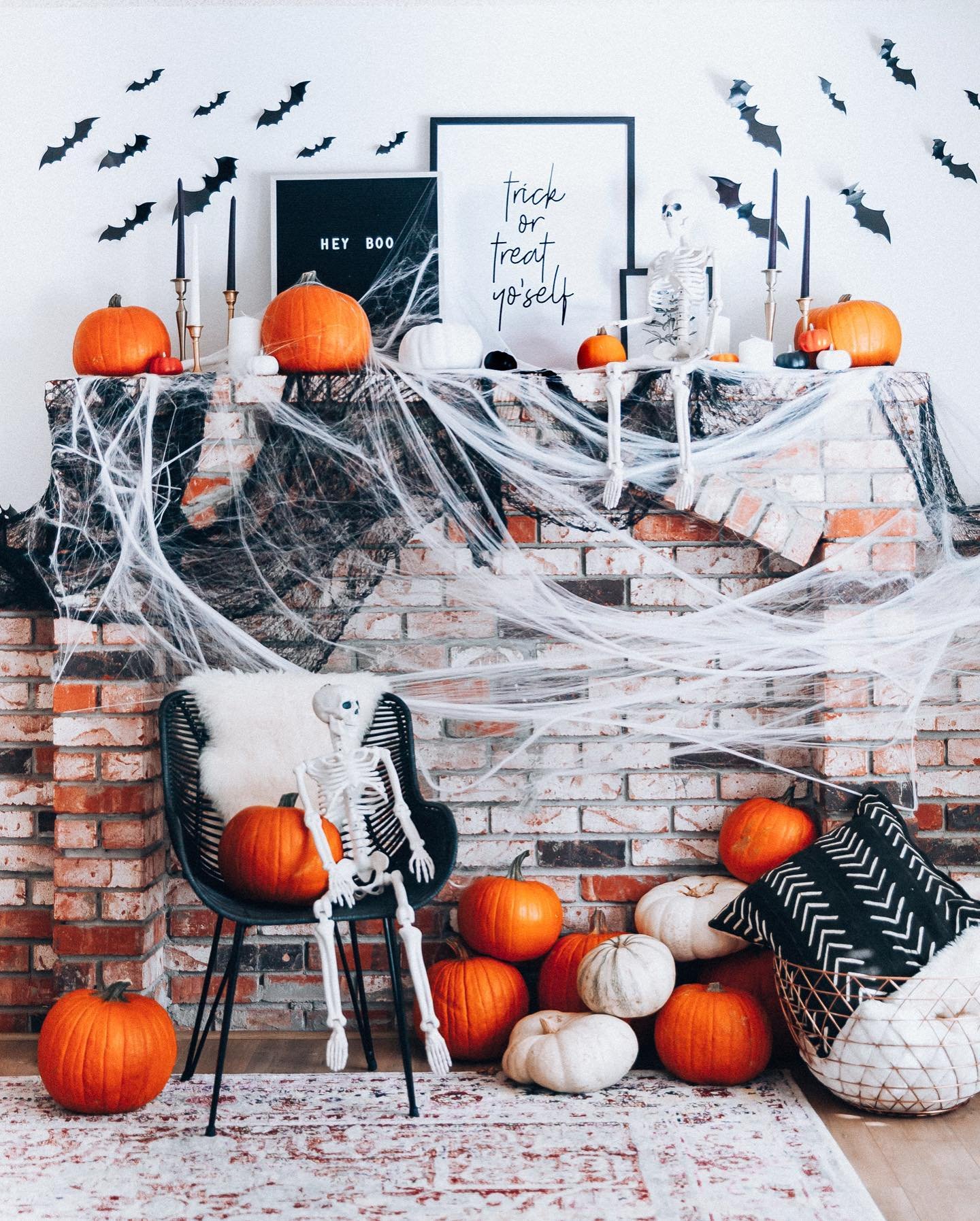 A Spider Web Mantle