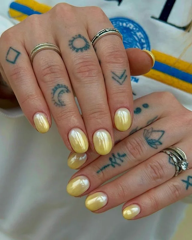 Banana Milkshake Ombre Nails