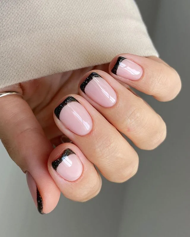 Black Reflective Short Glitter Nails