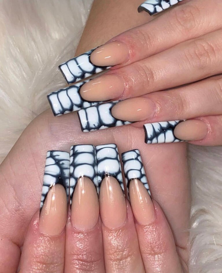 Black & White Snake Print Nail Art