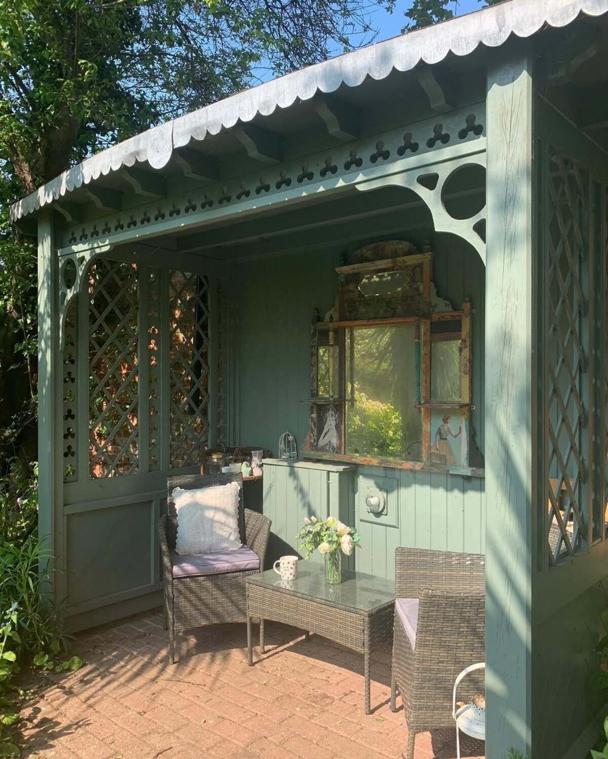English Garden Nook
