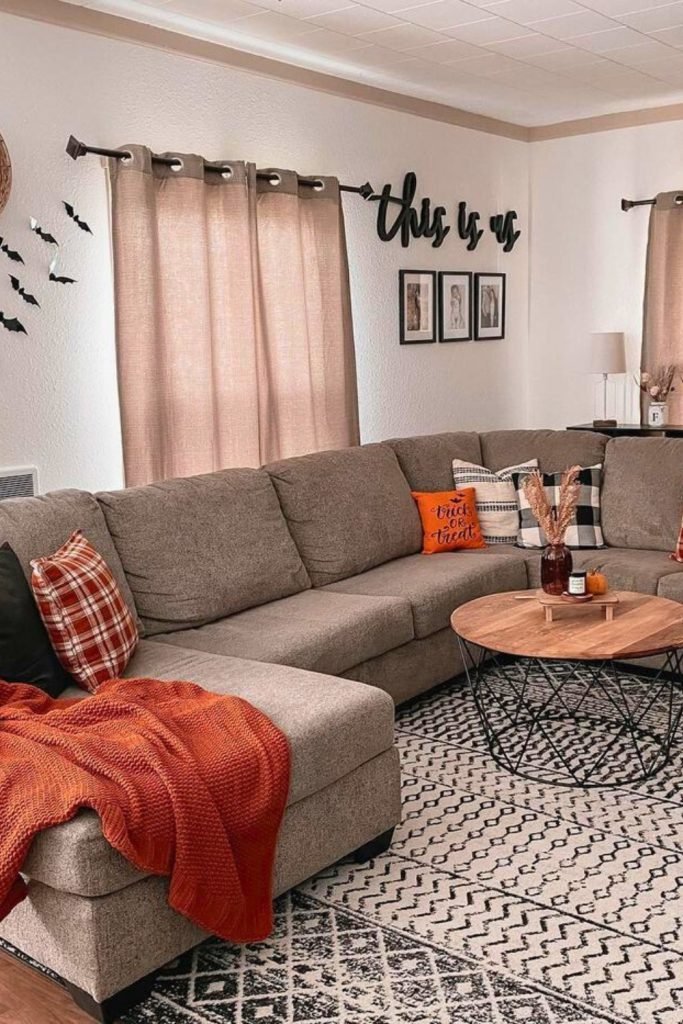 Harvest-Themed Cozy Lounge