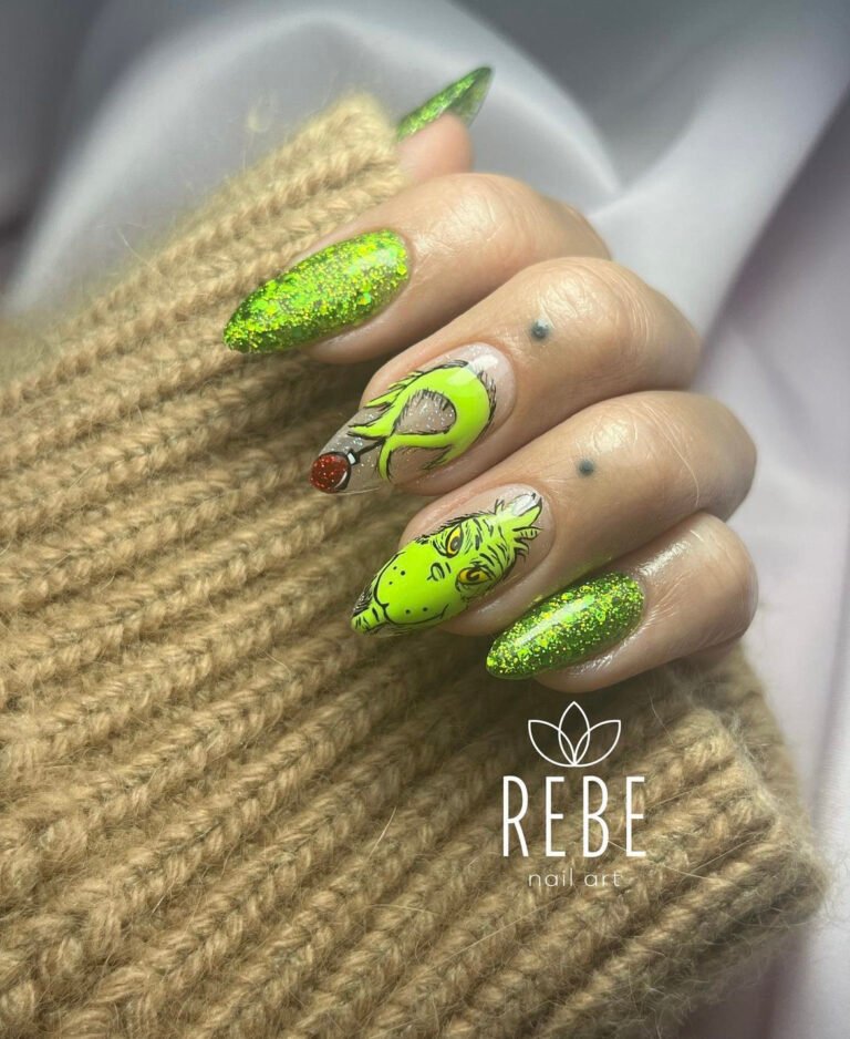 Glittery Grinch Nails