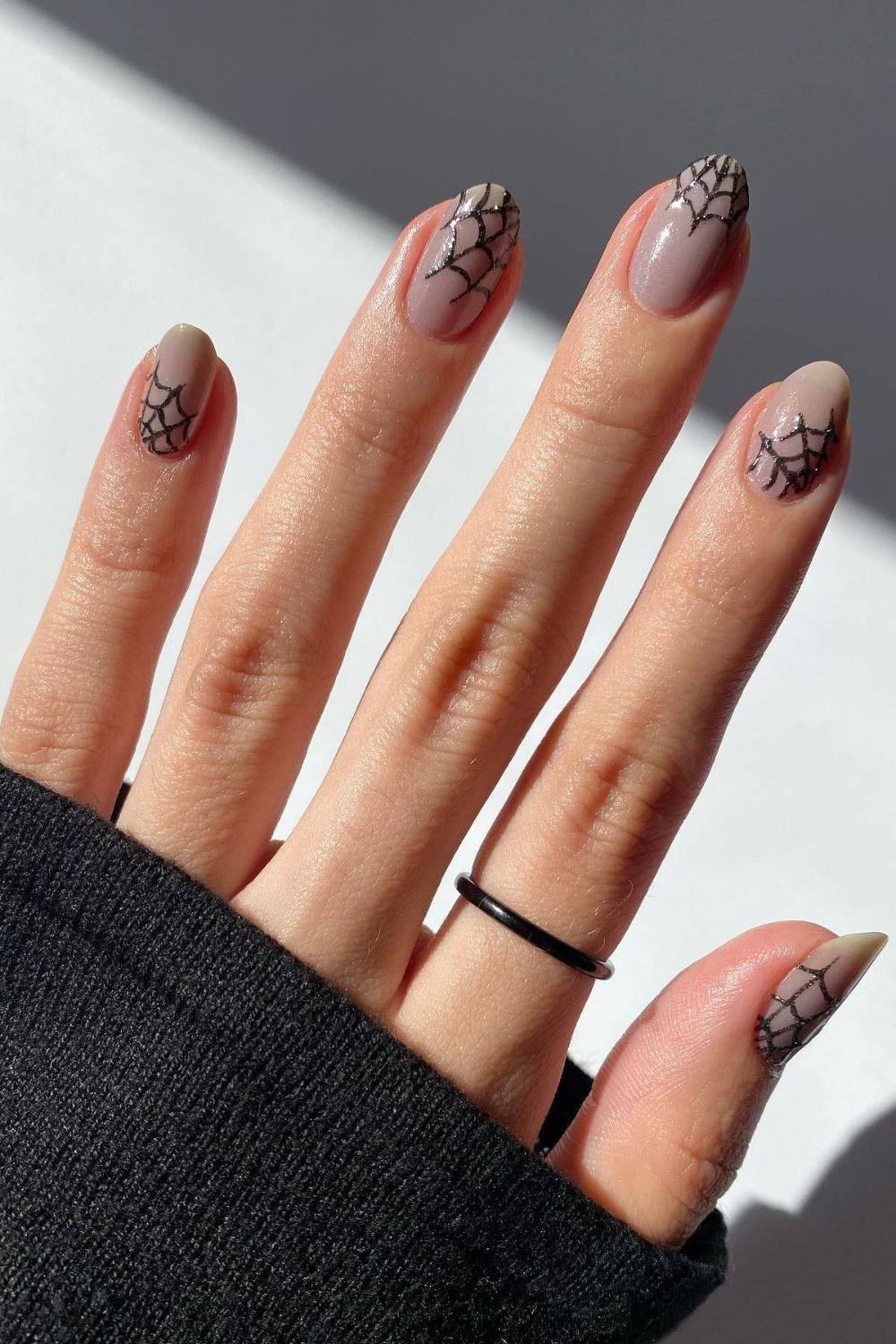 Minimal Spider Webs