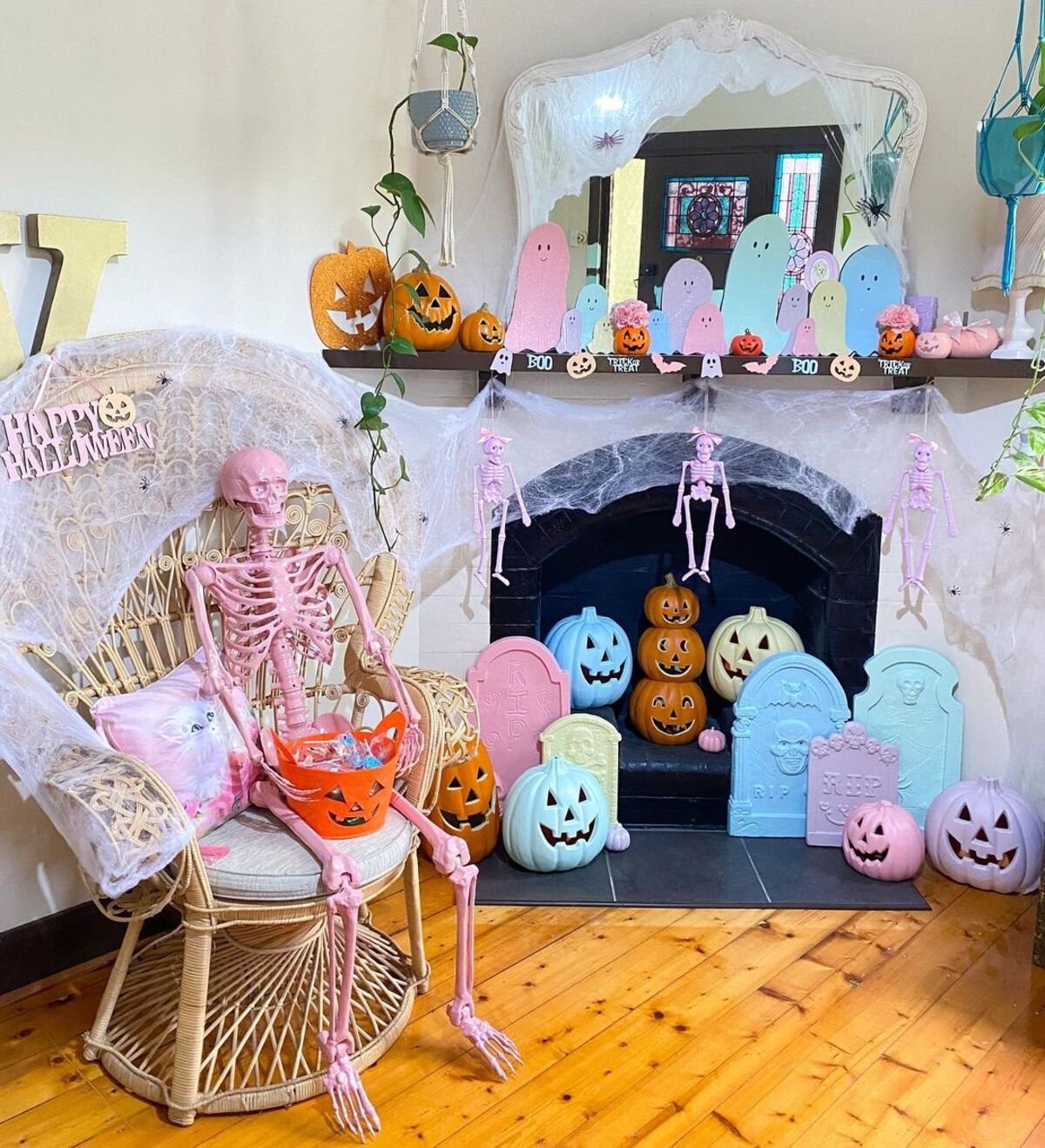 Pastel Color Mantelpiece Decor for a Playful Spark