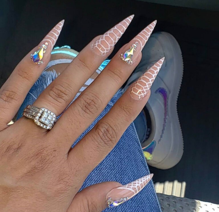 Pointy Snake Print
