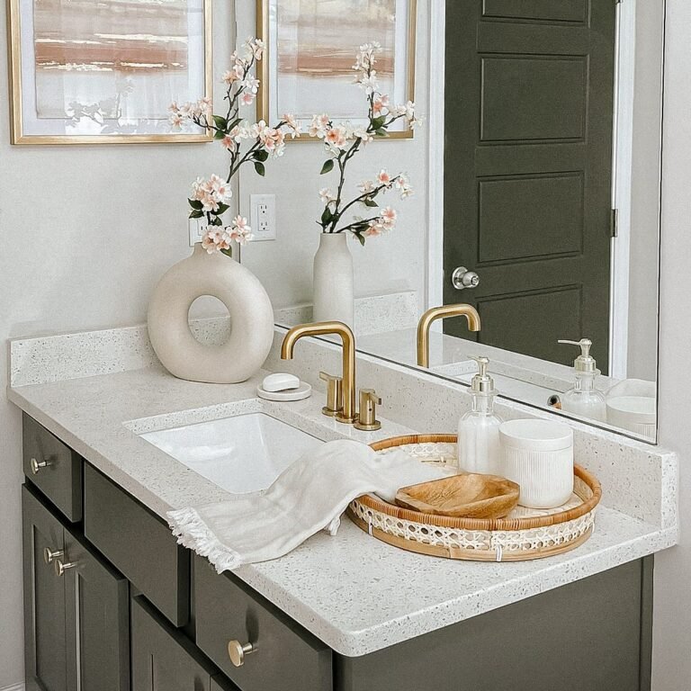 Round Brown & White Bathroom Tray