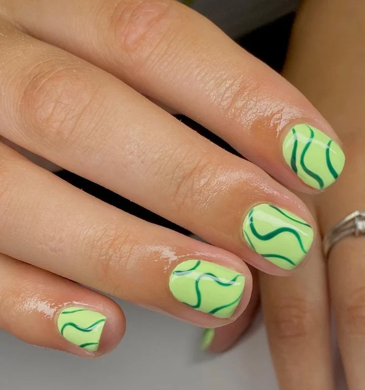 Squiggles Swirl Design Nails