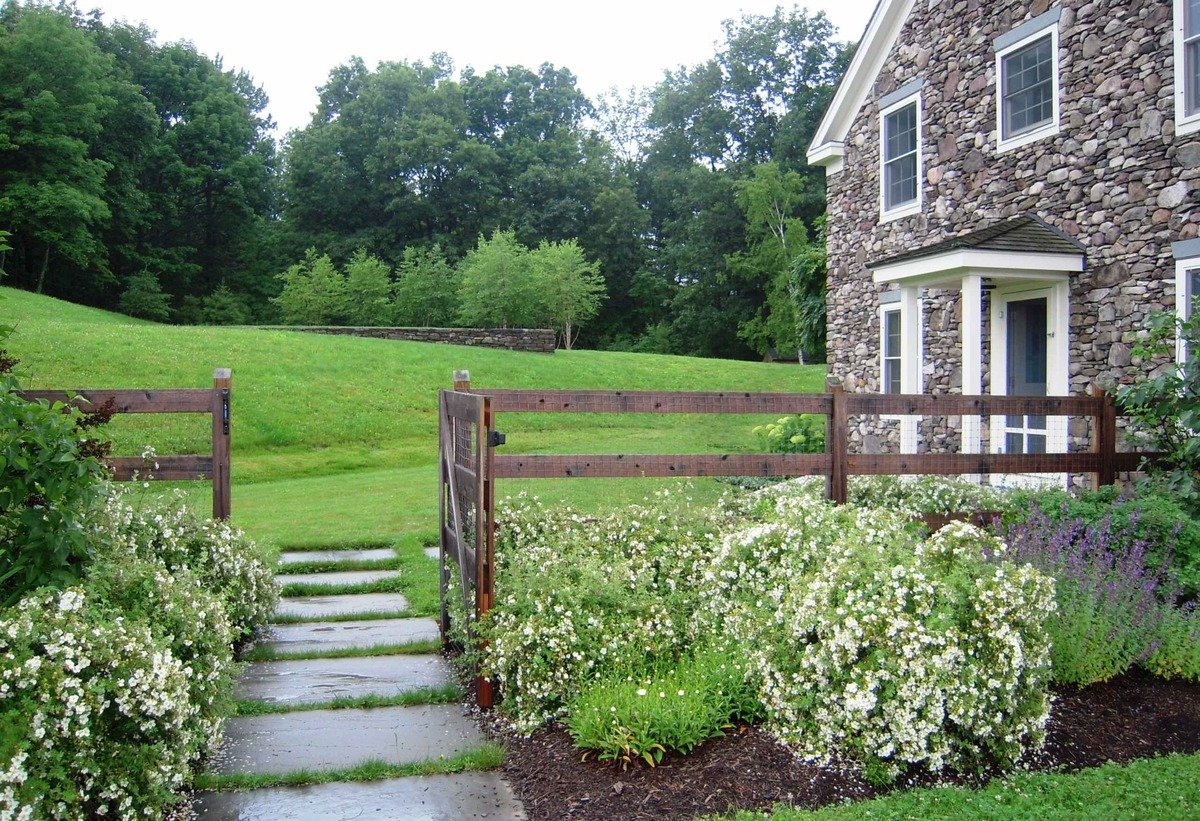 Uplift the Fence
