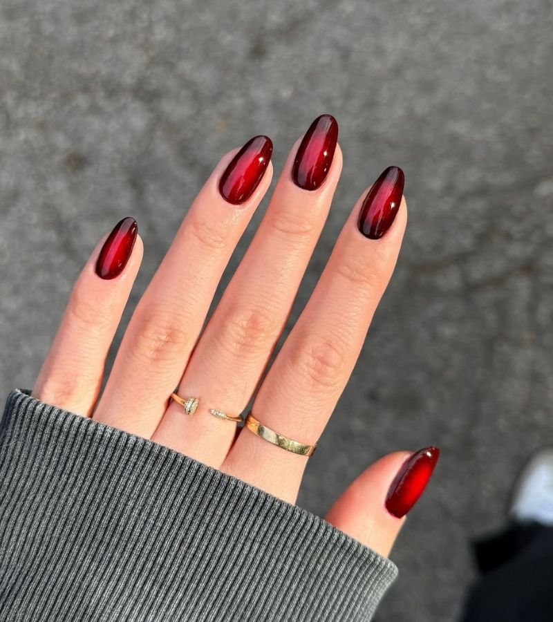 Vampy Aura Nails