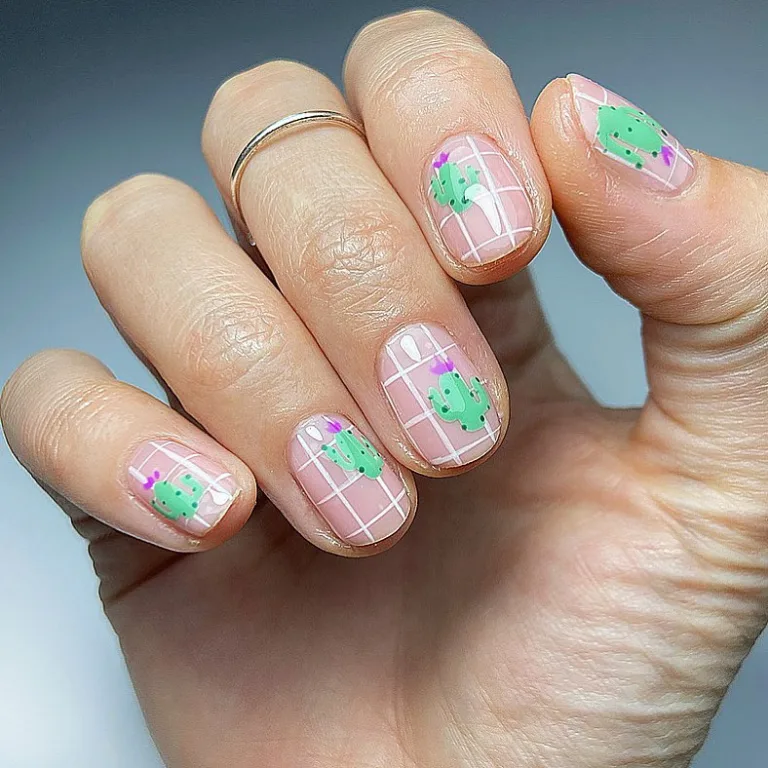 Cactus Grid Nails