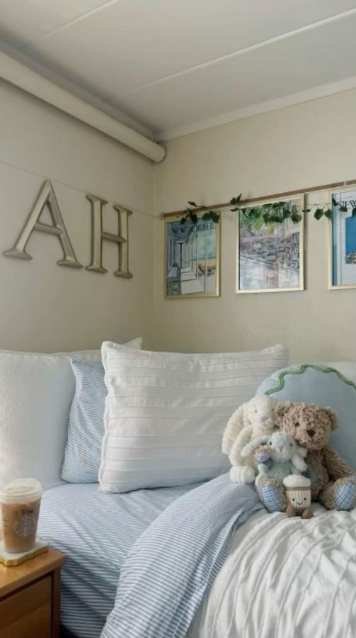 Use Soft Blue and White Bedding