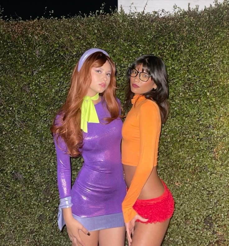 DAPHNE AND VELMA