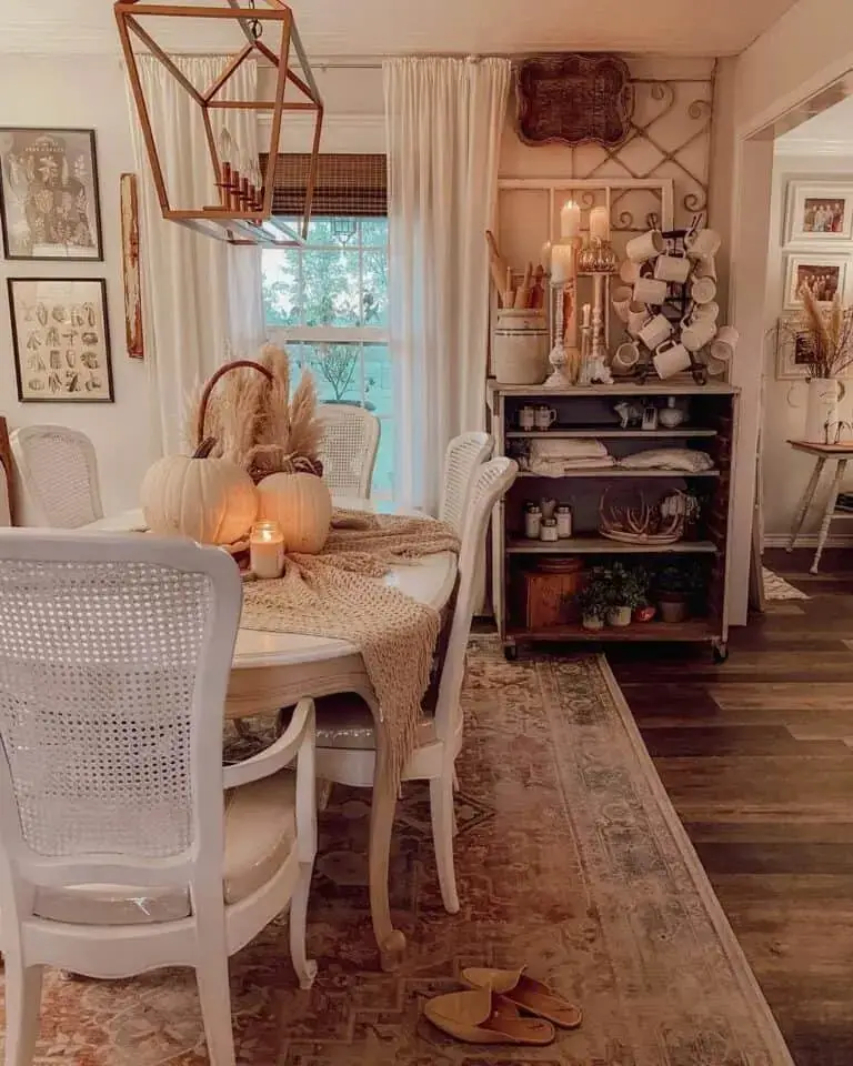 Neutral Oval Table Centerpiece