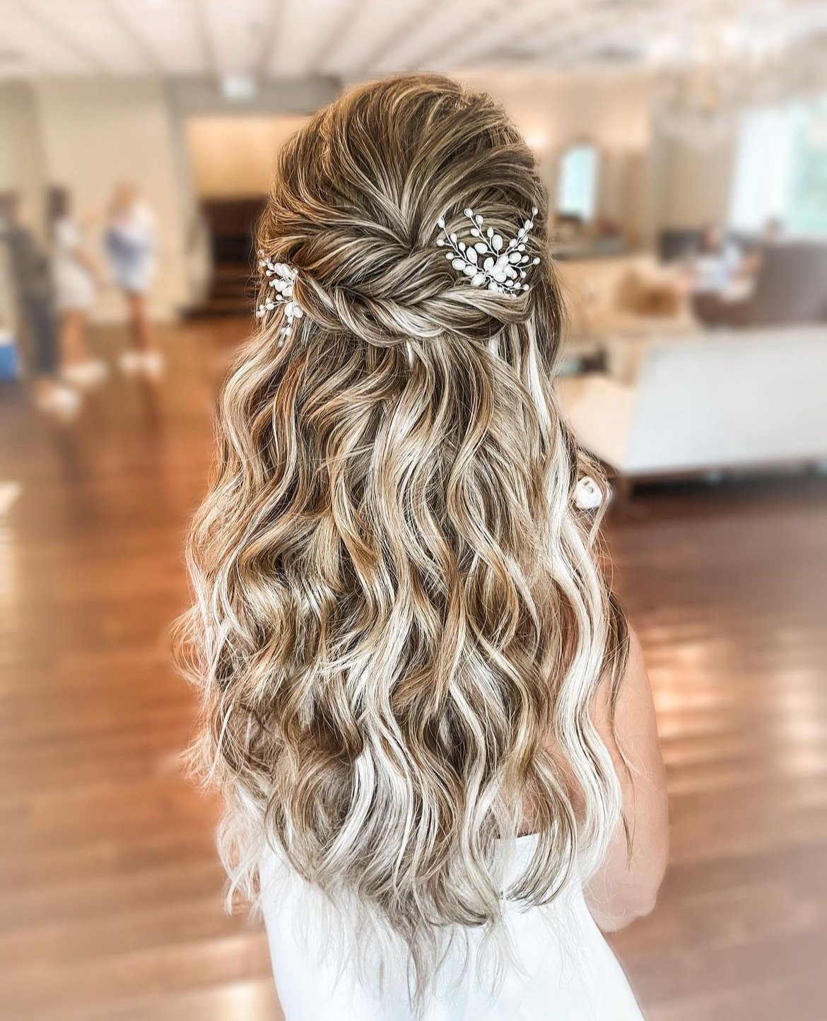 Relaxed Half Up / Half Down