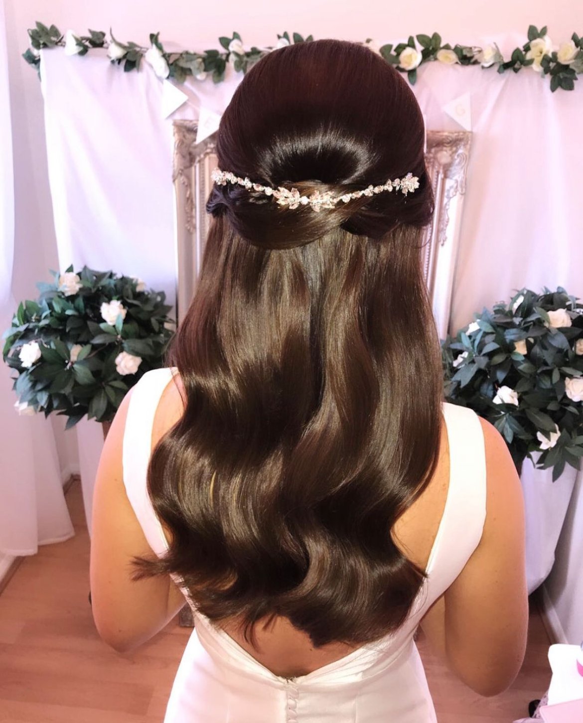 Elegant Waves