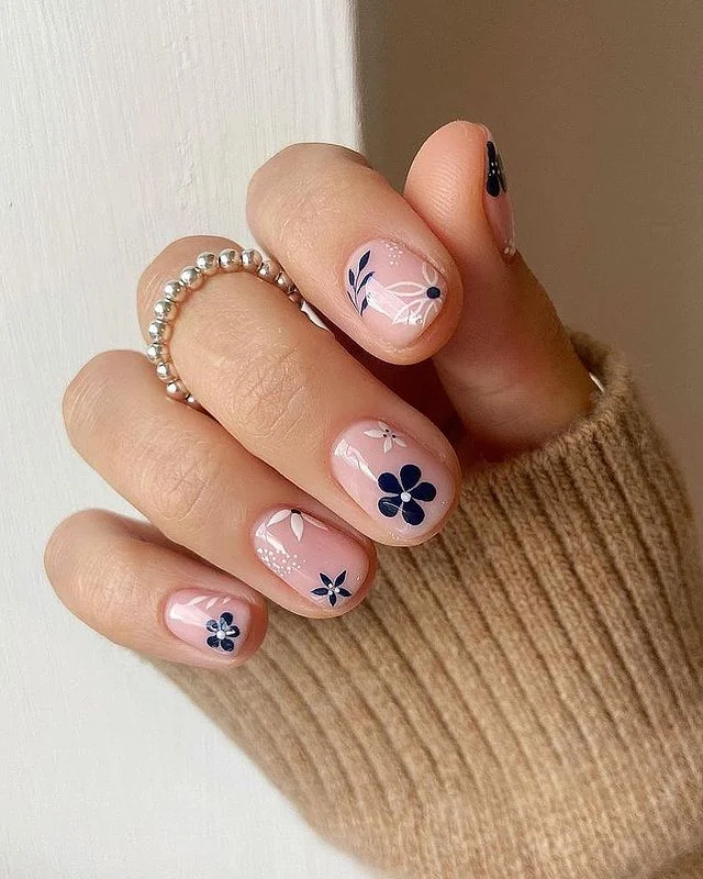 Winter Florals Short Nails with Royal Navy