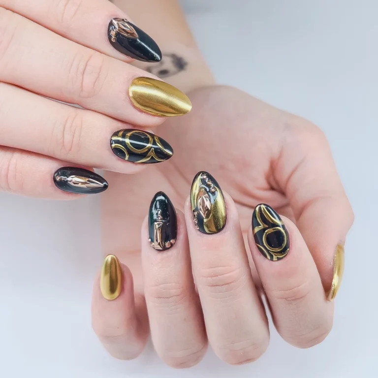 Almond New Year Nails with Gold