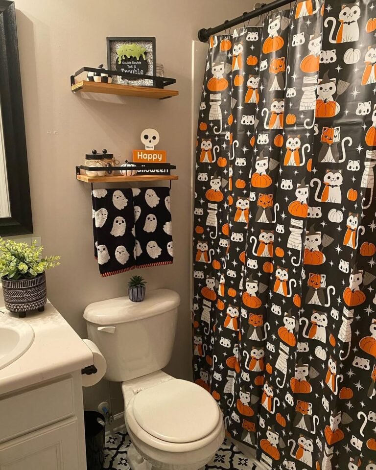 Cute Cats And Pumpkin Patrol