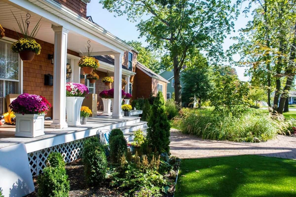 Decorate The Ceiling Of The Porch