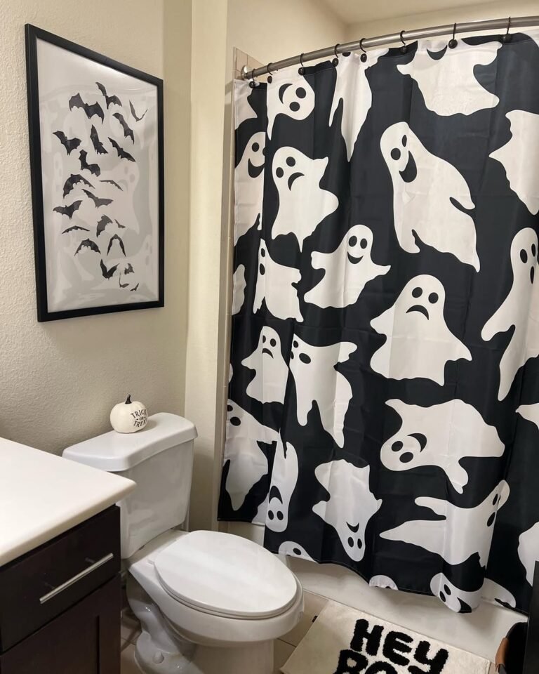 Monochrome Ghosts On Repeat