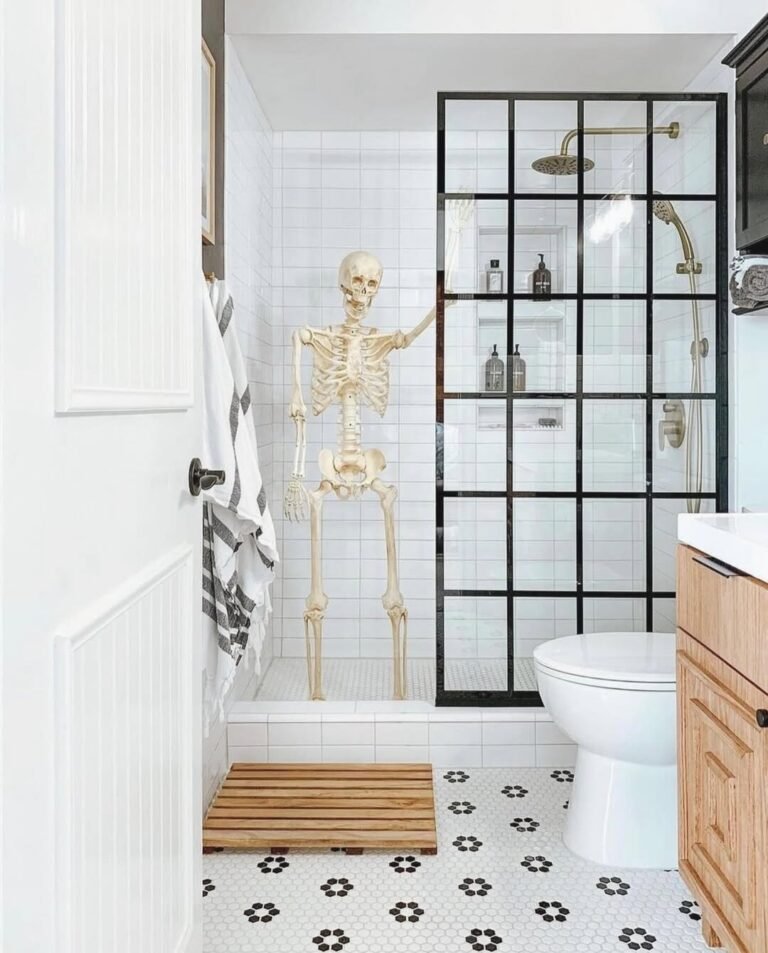 Shower Scene, But Make It Skeletal
