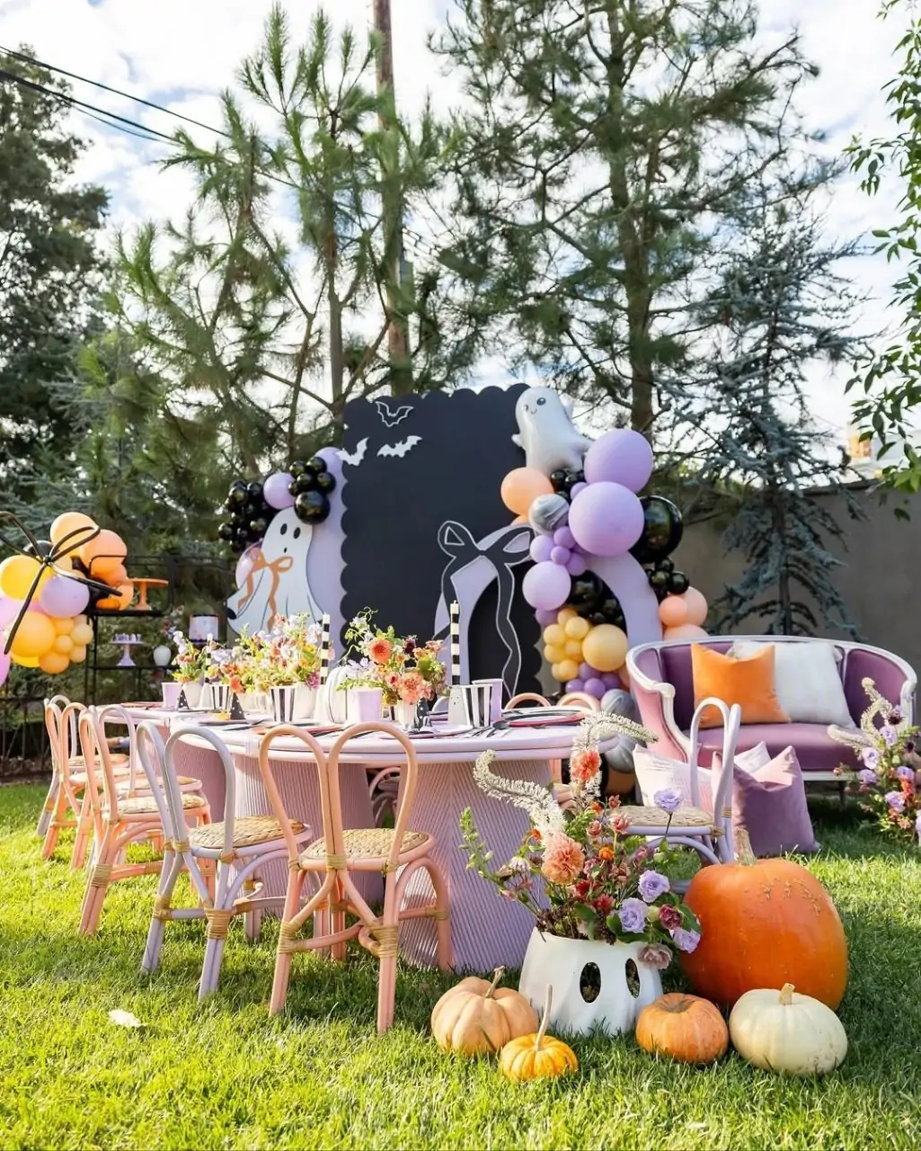 Colorful Outdoor Dining