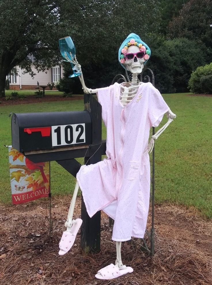 Halloween witch figure